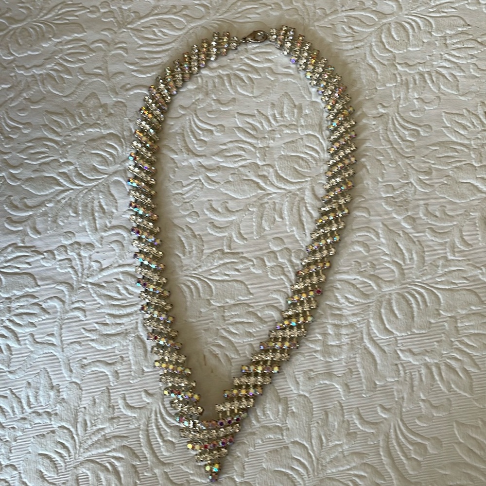 Sparkly necklace